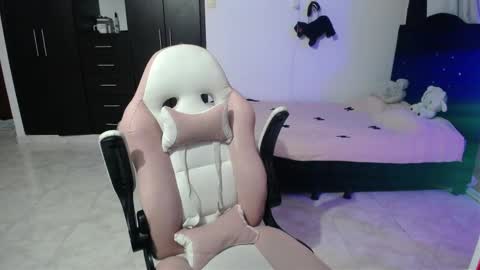  Elizabeth  online show from October 17, 1:42 am