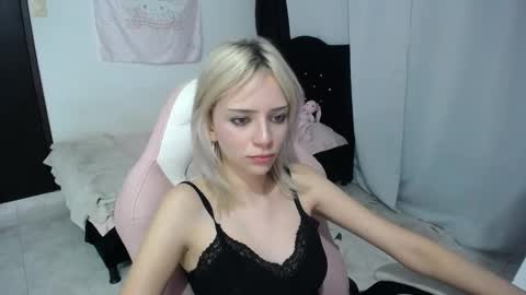  Elizabeth  online show from February 22, 2:56 am