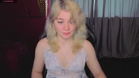 Snapshot of elizabeth_rready chatting on June 12, 2:10 am Elizabeth online show from June 12, 2:10 am
