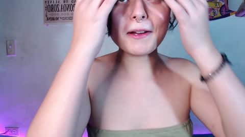 Snapshot of elizabeth_taylorxxx chatting on December 6, 10:19 pm Elizabeth Taylor online show from December 6, 10:19 pm