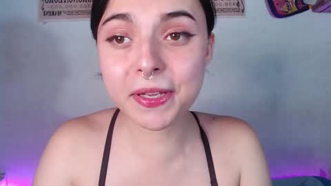 Snapshot of elizabeth_taylorxxx chatting on December 21, 10:08 pm Elizabeth Taylor online show from December 21, 10:08 pm