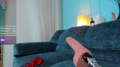 Snapshot of elizabeth_vonsweet chatting on January 22, 1:42 am Eli online show from January 22, 1:42 am
