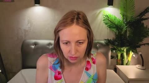 Elizabeth online show from March 26, 1:01 am