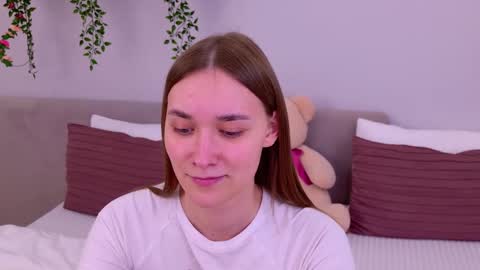 Snapshot of elizabethcash chatting on March 5, 7:27 pm Elizabeth online show from March 5, 7:27 pm