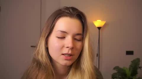 Elizabeth online show from September 15, 6:19 pm