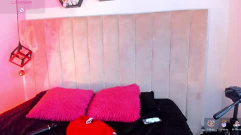 Lucia Vonne online show from December 16, 1:16 pm