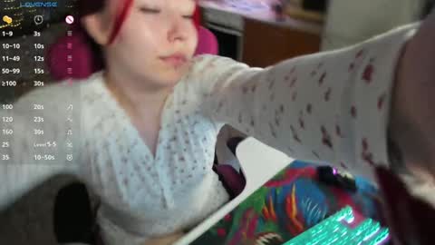 Snapshot of elizabethflowerr chatting on February 7, 3:01 am Eli online show from February 7, 3:01 am