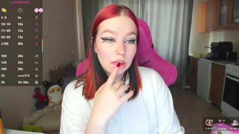 Snapshot of elizabethflowerr chatting on March 6, 7:03 am Eli online show from March 6, 7:03 am