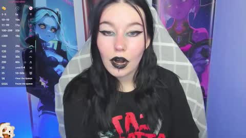 Snapshot of elizabethflowerr chatting on September 19, 2:57 am Eli online show from September 19, 2:57 am