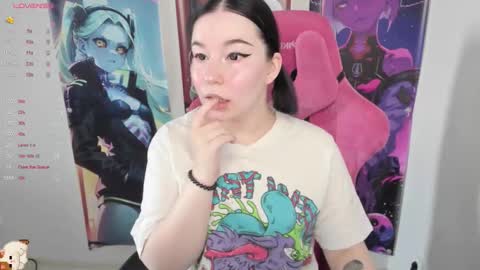 Snapshot of elizabethflowerr chatting on November 17, 3:23 am Eli online show from November 17, 3:23 am