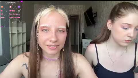 elizabethh_brown online show from July 2, 8:53 am