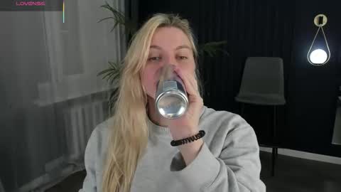 elizabethmad online show from September 11, 9:15 pm