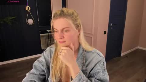 elizabethmad online show from September 16, 5:36 pm