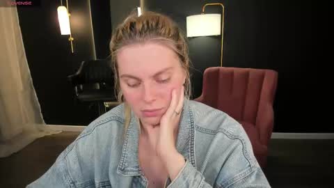 elizabethmad online show from September 17, 9:27 pm