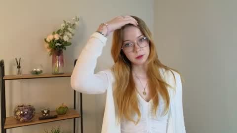 Snapshot of elizabethmcdaniel chatting on July 18, 9:57 am Eva online show from July 18, 9:57 am