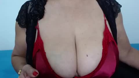 Snapshot of elizabethmiler chatting on May 21, 1:51 pm ElizabethMiler online show from May 21, 1:51 pm
