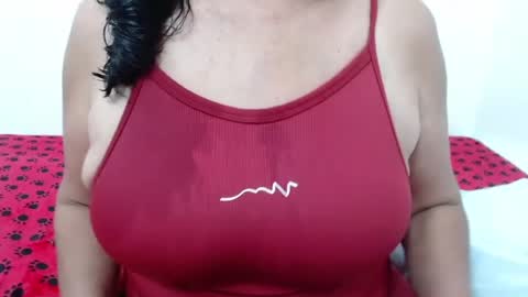 Snapshot of elizabethmiler chatting on June 13, 8:29 pm ElizabethMiler online show from June 13, 8:29 pm