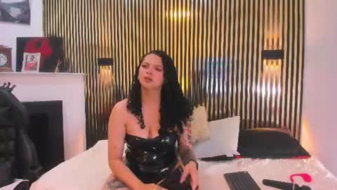 Snapshot of elizabethrogers chatting on June 11, 11:30 am Eliza online show from June 11, 11:30 am