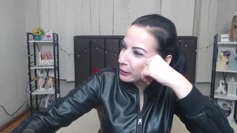 ElizabethSho online show from September 19, 5:02 pm