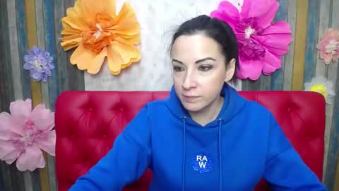 ElizabethSho online show from February 4, 7:09 pm