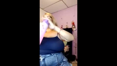 Elizabeth online show from December 14, 11:42 pm