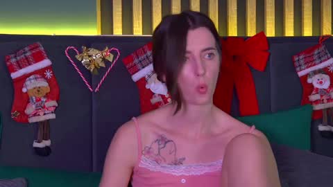 Snapshot of elizabetwilsoon chatting on January 13, 12:41 am Elizabet online show from January 13, 12:41 am