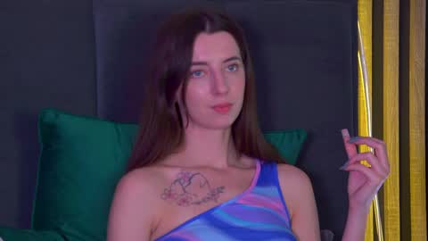 Snapshot of elizabetwilsoon chatting on January 15, 11:21 am Elizabet online show from January 15, 11:21 am