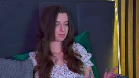 Snapshot of elizabetwilsoon chatting on January 23, 12:35 am Elizabet online show from January 23, 12:35 am