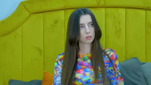 Snapshot of elizabetwilsoon chatting on January 24, 8:34 am Elizabet online show from January 24, 8:34 am