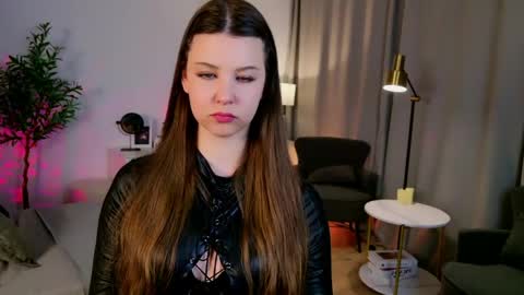 Snapshot of elizamild chatting on May 28, 1:30 pm Eliza online show from May 28, 1:30 pm