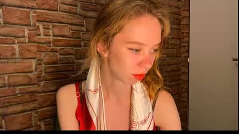 Snapshot of elizastorm chatting on June 22, 7:11 pm Eliza online show from June 22, 7:11 pm