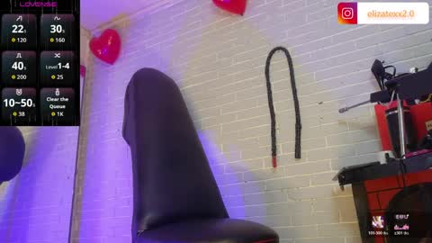 Snapshot of elizatex chatting on April 23, 8:11 pm online show from April 23, 8:11 pm