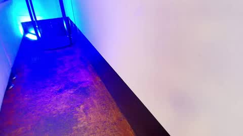 Eliza online show from April 18, 12:31 pm