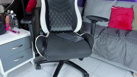 elizbeth_777 online show from February 4, 2:21 pm