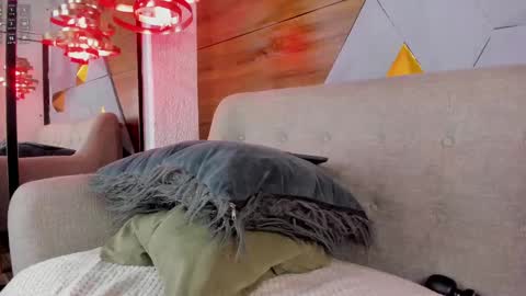 elizbeth_777 online show from February 15, 8:22 pm