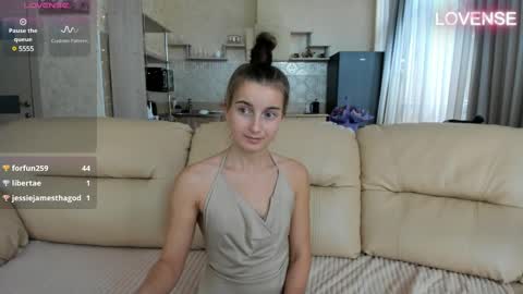 Snapshot of elizsweet chatting on February 5, 11:44 am Eliz                               online show from February 5, 11:44 am