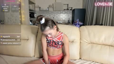 Snapshot of elizsweet chatting on February 14, 3:05 pm Eliz                               online show from February 14, 3:05 pm