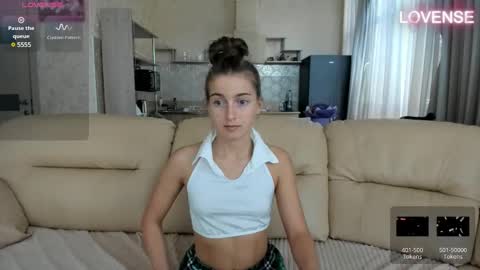 Snapshot of elizsweet chatting on March 4, 9:07 am Eliz                               online show from March 4, 9:07 am