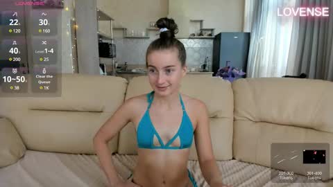 Snapshot of elizsweet chatting on March 6, 9:25 am Eliz                               online show from March 6, 9:25 am