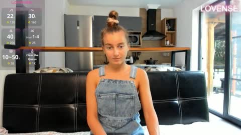 Snapshot of elizsweet chatting on October 23, 8:57 am Eliz                               online show from October 23, 8:57 am