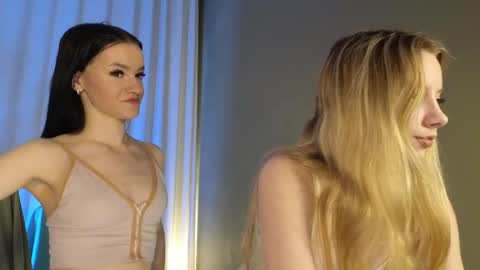Snapshot of elizzza_ chatting on March 2, 5:33 am elizzza_ online show from March 2, 5:33 am