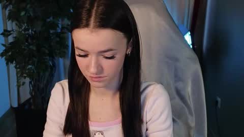Snapshot of elizzza_ chatting on October 17, 5:21 am elizzza_ online show from October 17, 5:21 am