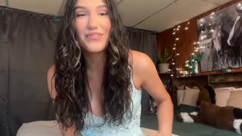 Ella online show from May 12, 2:25 pm