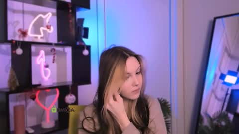 ella_coco online show from January 10, 6:37 am