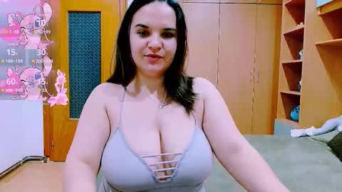 Ella  online show from October 20, 7:03 pm