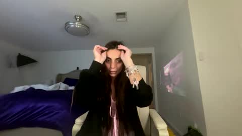 Snapshot of ella_ella_ella_ay chatting on October 7, 2:09 am ella_ella_ella_ay online show from October 7, 2:09 am