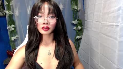 Ella online show from October 31, 2:23 am