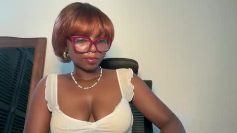 Ella online show from June 3, 10:51 am