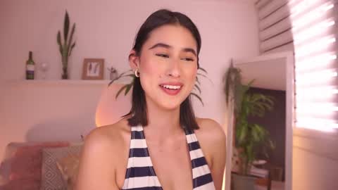 ELLA OWEN online show from February 11, 6:02 pm