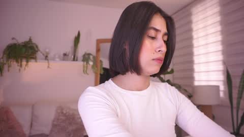 ELLA OWEN online show from April 22, 10:33 pm